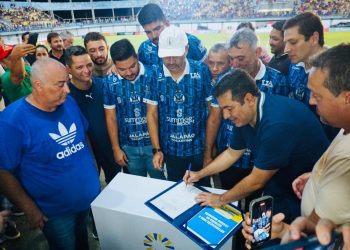 Marcus Marcelo participa de assinatura da ordem de serviço para reforma do Estádio do Mirandão