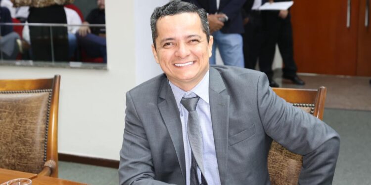 Jorge Frederico segue na liderança do bloco Republicanos/SD e é eleito presidente da CDC