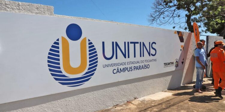 Deputado Dr. Danilo Alencar solicita a implantação do Curso de Enfermagem na Unitins Campus Paraíso