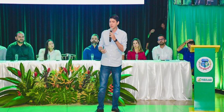 Exemplo: Celso Morais entrega mais de 100 lotes a MEIS, Micro e Pequenos empresários em Paraíso