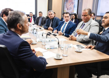 Governador Wanderlei Barbosa articula permanência da Ferrovia de Integração Oeste-Leste no Tocantins e cronograma da nova ponte