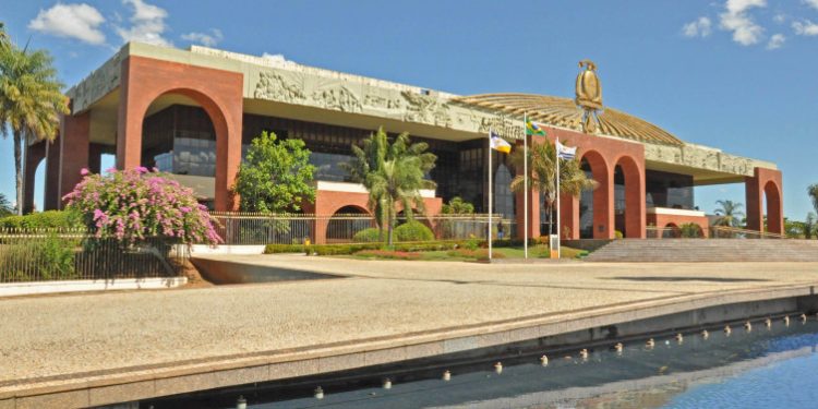 Governo do Estado decreta ponto facultativo nos dias 3 e 4 de março