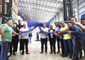 Amélio Cayres destaca crescimento econômico no Bico durante inauguração de indústria de colchões