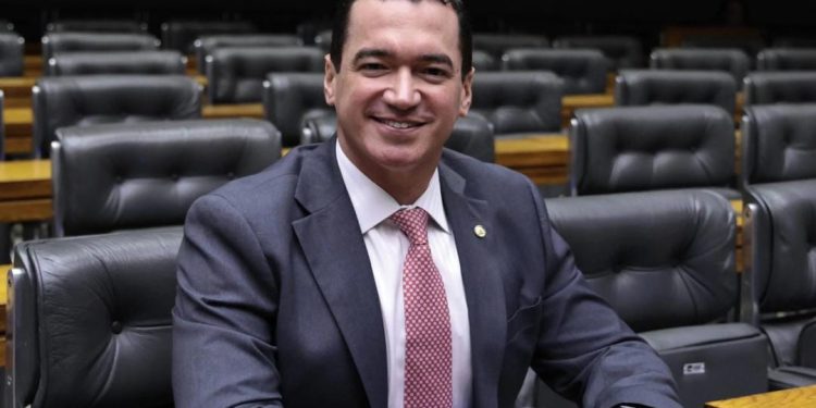 Deputado Alexandre Guimarães destina R$ 12,7 milhões para a saúde do Tocantins