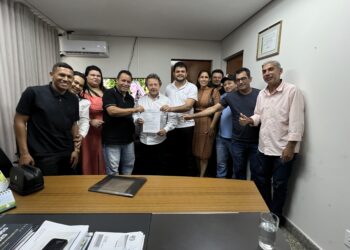 Vereadores garantem R$ 100 mil para a APAE de Nova Olinda em reunião com deputado Vilmar