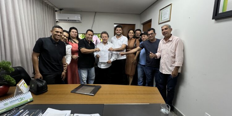 Vereadores garantem R$ 100 mil para a APAE de Nova Olinda em reunião com deputado Vilmar