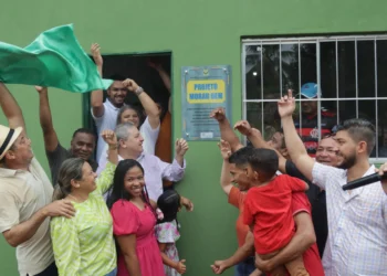 Construídas através de emenda destinada pelo Deputado Jair Farias, cinco casas populares são entregues em Palmeiras