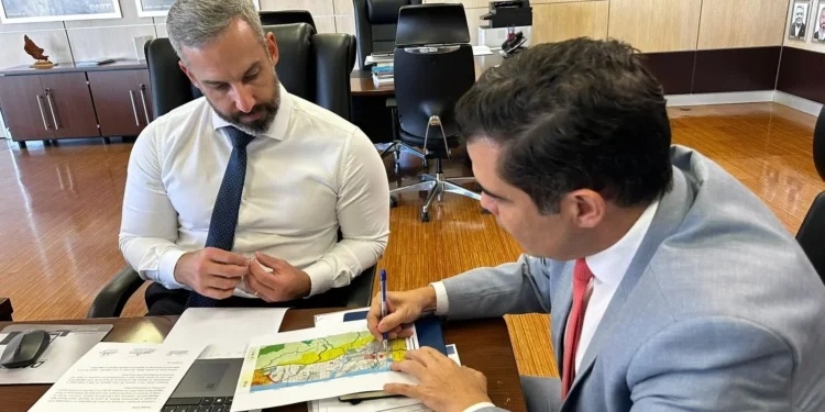 Ricardo Ayres busca respostas e diretor do DNIT garante que travessia de balsa entre Aguiarnópolis e Estreito será iniciada e mantida