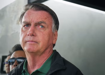 Por unanimidade, turma do STF torna Bolsonaro e mais 7 réus por golpe