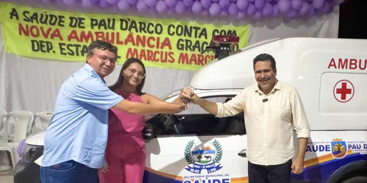 Marcus Marcelo entrega ambulância para atender população de Pau D’Arco