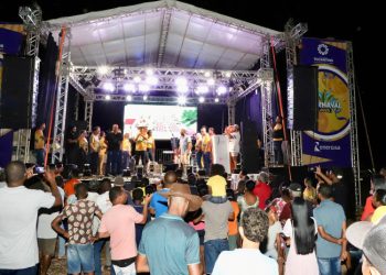 Durante Carnaval, governador Wanderlei Barbosa anuncia construção de praça no povoado de Campo Alegre, em Paranã