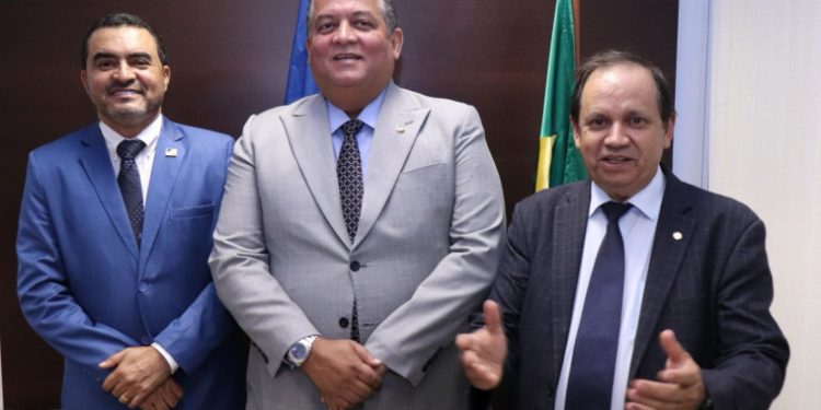 Eduardo Gomes e Wanderlei Barbosa fortalecem aliança política em Brasília de olho em 2026
