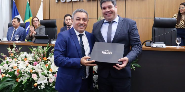 Léo da Saúde toma posse como vereador em Palmas