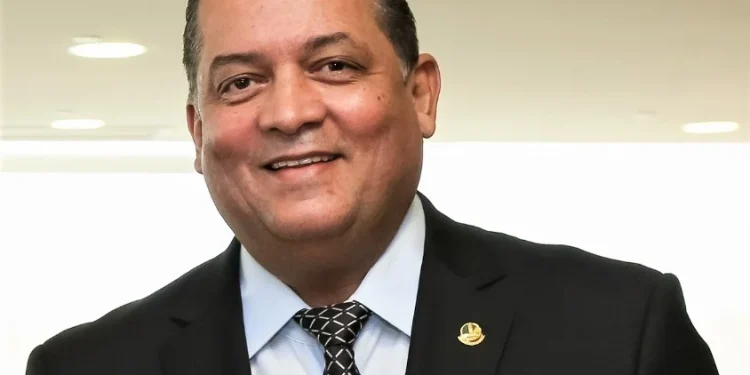 Eduardo Gomes assume presidência interina do Senado e se torna o 1° tocantinense a comandar a Casa