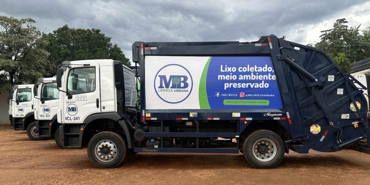 Frota de caminhões para a coleta de lixo em Palmas é ampliada com seis novos veículos