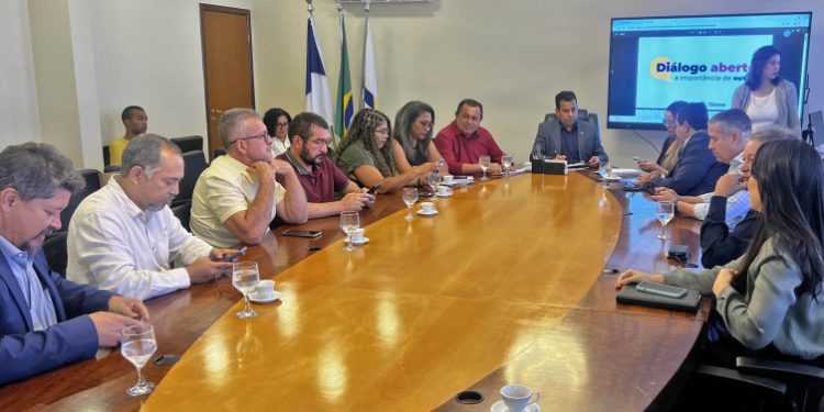 Governo finaliza proposta do novo PCCR da Educação com ganhos salariais significativos