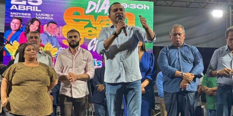 Em Crixás do Tocantins, Governador Wanderlei Barbosa participa da Festa do Milho