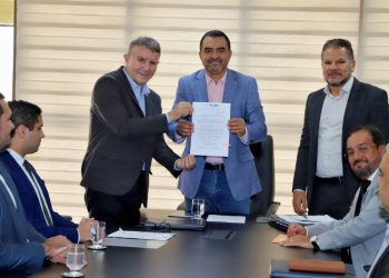 Governador Wanderlei Barbosa e prefeito Eduardo Siqueira formalizam devolução do Estádio Nilton Santos para o Estado