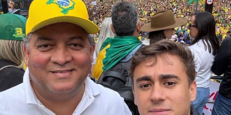 Eduardo Gomes participa de ato na Avenida Paulista em defesa da anistia aos envolvidos no 8 de janeiro