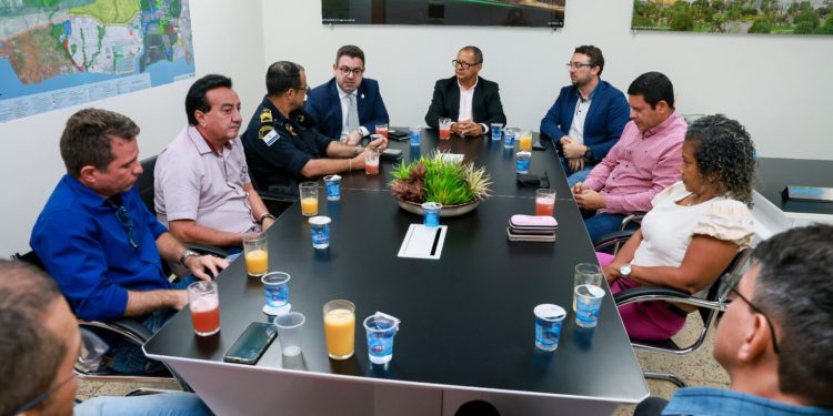 Prefeitura de Palmas recebe sindicatos de servidores municipais; diálogo aberto marca encontro