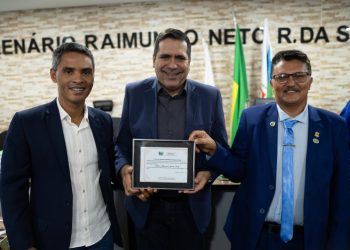 Marcus Marcelo recebe título de cidadão de Palmeirante e anuncia novos investimentos
