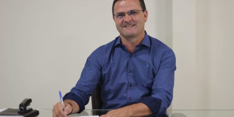 Prefeito de Pedro Afonso protocola pedido de manutenção da BR-235 junto ao DNIT