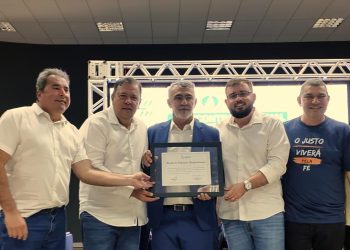 Durante Encontro Regional, Deputado Gipão destaca papel dos vereadores e exalta homenagem a Amélio Cayres em Araguaína