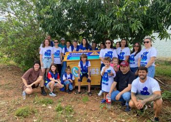 Prefeitura de Palmas leva ração e abrigo a animais de rua na região norte da Capital