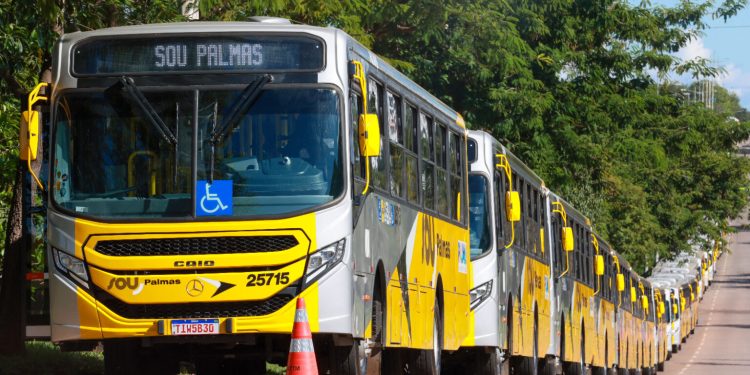 Prefeito Eduardo Siqueira Campos prorroga gratuidade da tarifa do transporte até dia 25