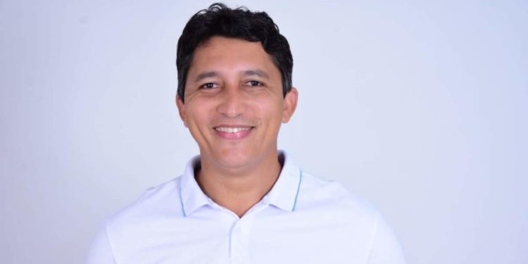 Professor Adriano: Do legado municipal à pré-candidatura estadual