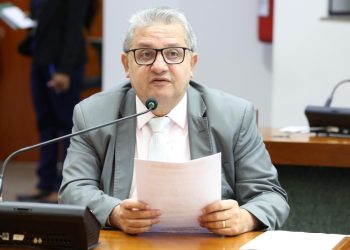 Assembleia Legislativa aprova PL de Jair Farias que cria prazo para marcação de consultas e exames de idosos