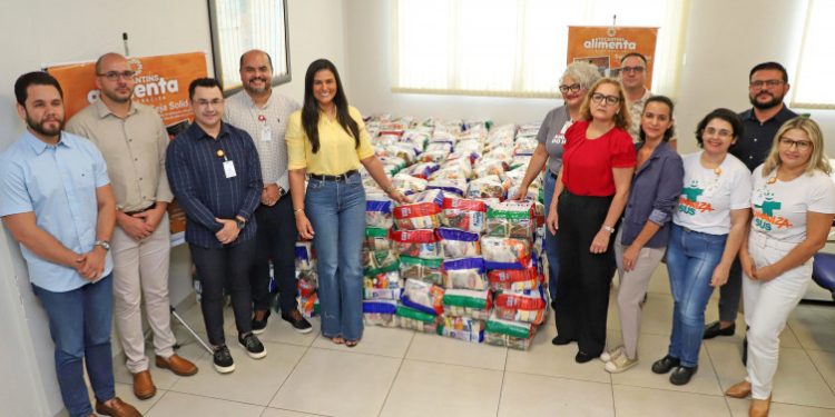 Governo do Estado inicia entrega de 140 toneladas de alimentos arrecadados com o projeto Tocantins Alimenta Quem Precisa na Agrotins
