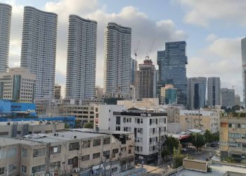 Integrante da comitiva do Governo do Tocantins em Israel registra mísseis no céu de Tel Aviv