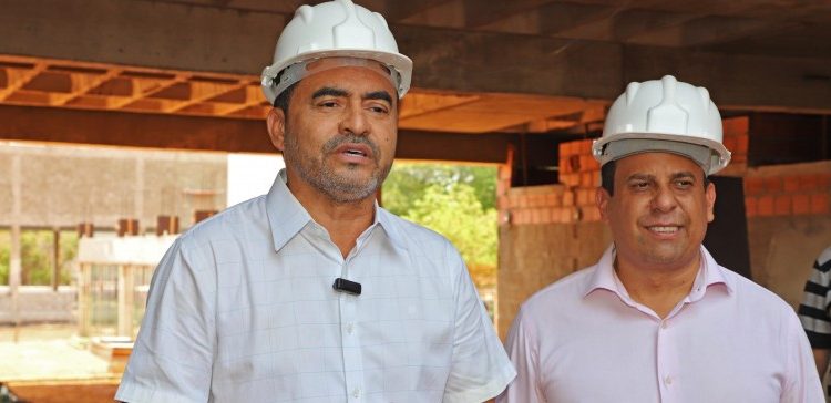 Em Paranã, governador Wanderlei Barbosa assina ordem de serviço para reforma de colégio militar nesta segunda-feira, 23