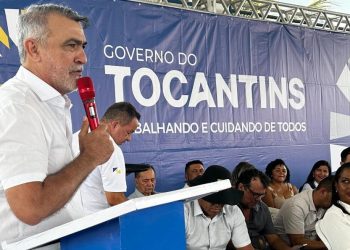 Amélio Cayres prestigia entrega de obras em Buriti e defende construção de hospital na cidade