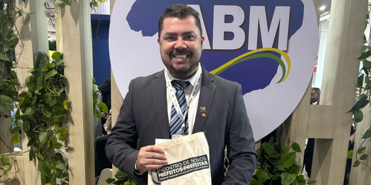 Trabalhando dia e noite e ouvindo o povo, Mateus Coelho já é visto como um dos melhores prefeitos da história de Novo Acordo