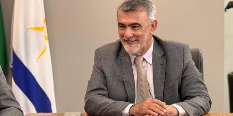 Amélio garante R$ 200 mil para microrrevestimento asfáltico do distrito de Macaúba em Araguatins