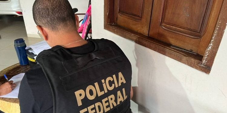 PF cumpre mandados em Ananás contra grupo suspeito de fraudes em licitações