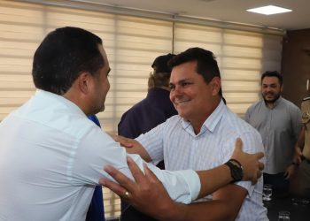 Prefeito Batista Cavalcante se reúne com governador Wanderlei Barbosa para tratar da pavimentação da TO-239