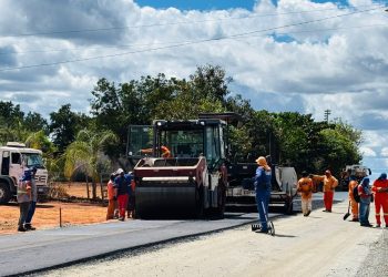 Com articulação do prefeito Wanderly Leite, pavimentação do novo acesso às balsas avança em ritmo acelerado em Aguiarnópolis