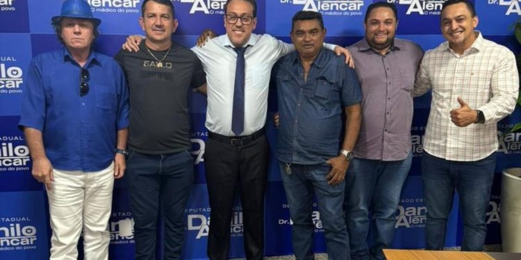 Deputado Dr. Danilo retorna às atividades e recebe prefeito de Colinas para tratar demandas locais