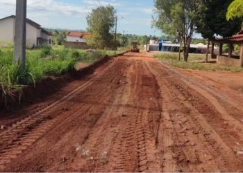 Prefeita Vicença Lino inicia serviço de recuperação e limpeza de ruas em Santa Fé do Araguaia