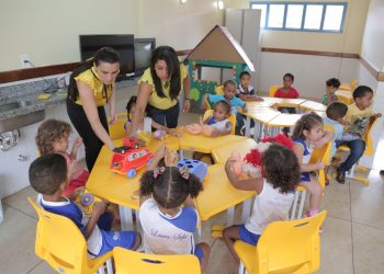 Prefeitura de Araguaína concede progressões salariais a 271 profissionais da Educação