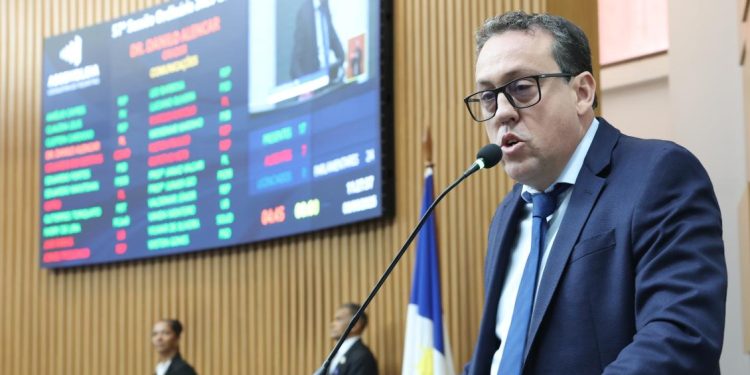 Deputado Dr. Danilo Alencar usa tribuna da Aleto para reforçar apelo por doações de sangue no Tocantins