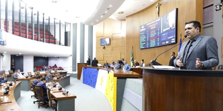 Na tribuna, Marcus Marcelo anuncia empenho de mais de R$ 1 milhão em emendas para Araguaína