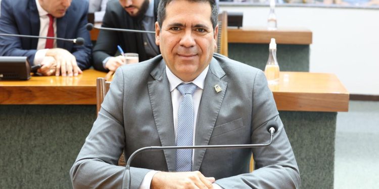 Agora é lei: Proposta de Marcus Marcelo torna obrigatório o combate ao bullying nas escolas do Tocantins