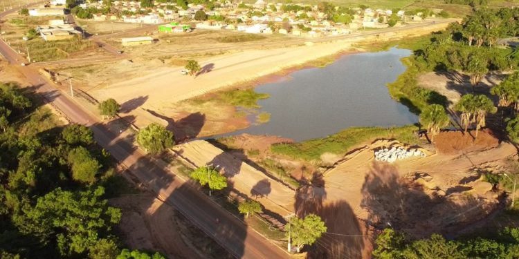 Com apoio do senador Eduardo Gomes, gestão Vicença Lino inicia a construção do Parque dos Buritis em Santa Fé do Araguaia