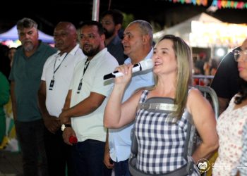 Primeira noite do Festival Cultural atrai multidão e aquece o comércio em Santa Fé do Araguaia