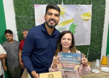 Em visita à senadora Professora Dorinha, prefeito Douglas Oliveira entrega convite da ExpoCarmo 2025 e garante novos investimentos para Carmolândia