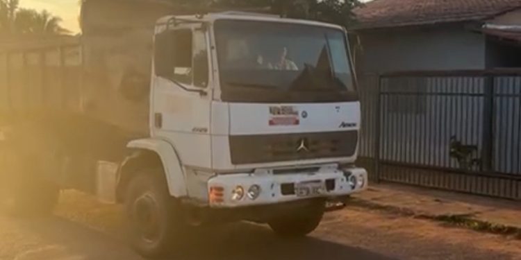 Prefeito Mateus Coelho inicia operação tapa-buracos em Novo Acordo e reforça compromisso com a infraestrutura da cidade